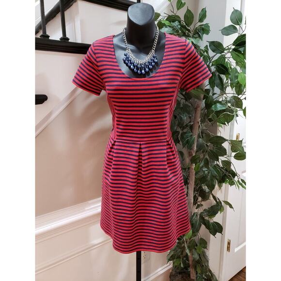 J. Crew Women's Red & Blue Polyester Scoop Neck Short Sleeve Knee Length Dress 4 - Picture 1 of 11